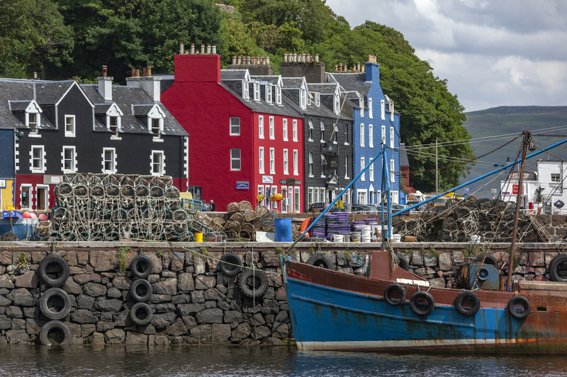 Colourful waterfront houses in Tobermory